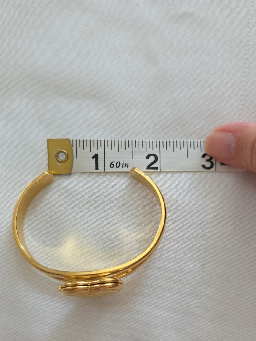 Avon Gold Plated Heart Locket Open Cuff Bracelet Vintage - Picture 6 of 9